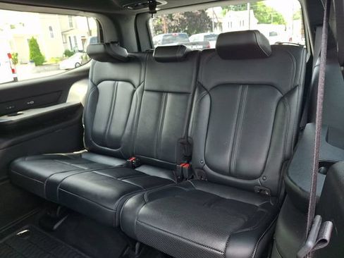 Used 2024 Jeep Wagoneer Series III AWD/4WD image 12