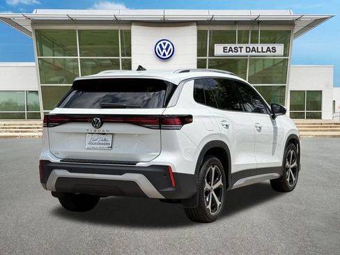 Used 2026 Volkswagen Tiguan SE FWD image 3