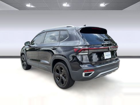 Used 2025 Volkswagen Taos SEL AWD/4WD image 3