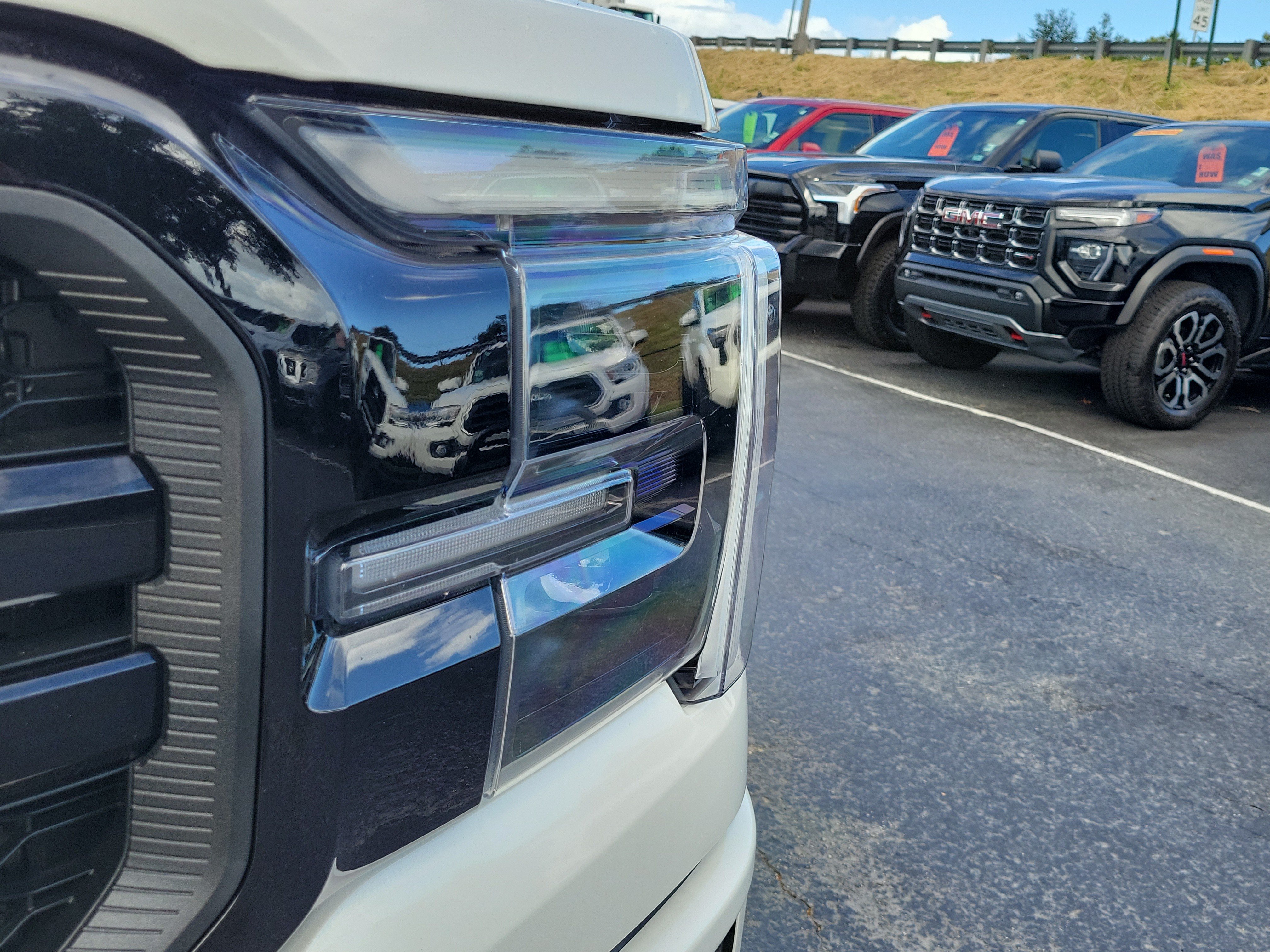 Used 2024 Ford F150 Lariat AWD/4WD image 3