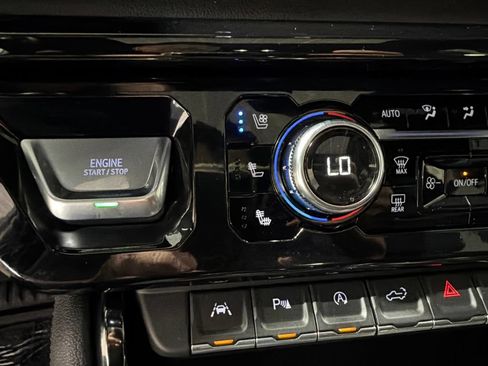 Certified 2023 GMC Sierra 1500 AT4 w/ AT4 Premium Package AWD/4WD image 33
