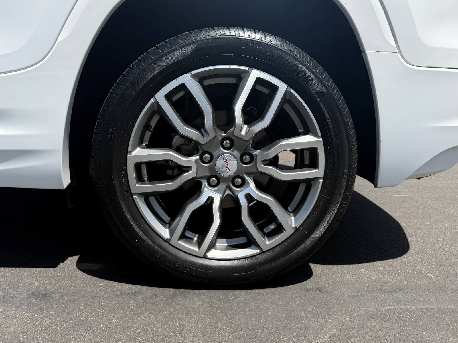 Used 2022 GMC Terrain Denali w/ Denali Premium Package AWD/4WD image 22