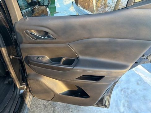 Used 2019 GMC Acadia SLT w/ LPO, Floor Liner Package image 24