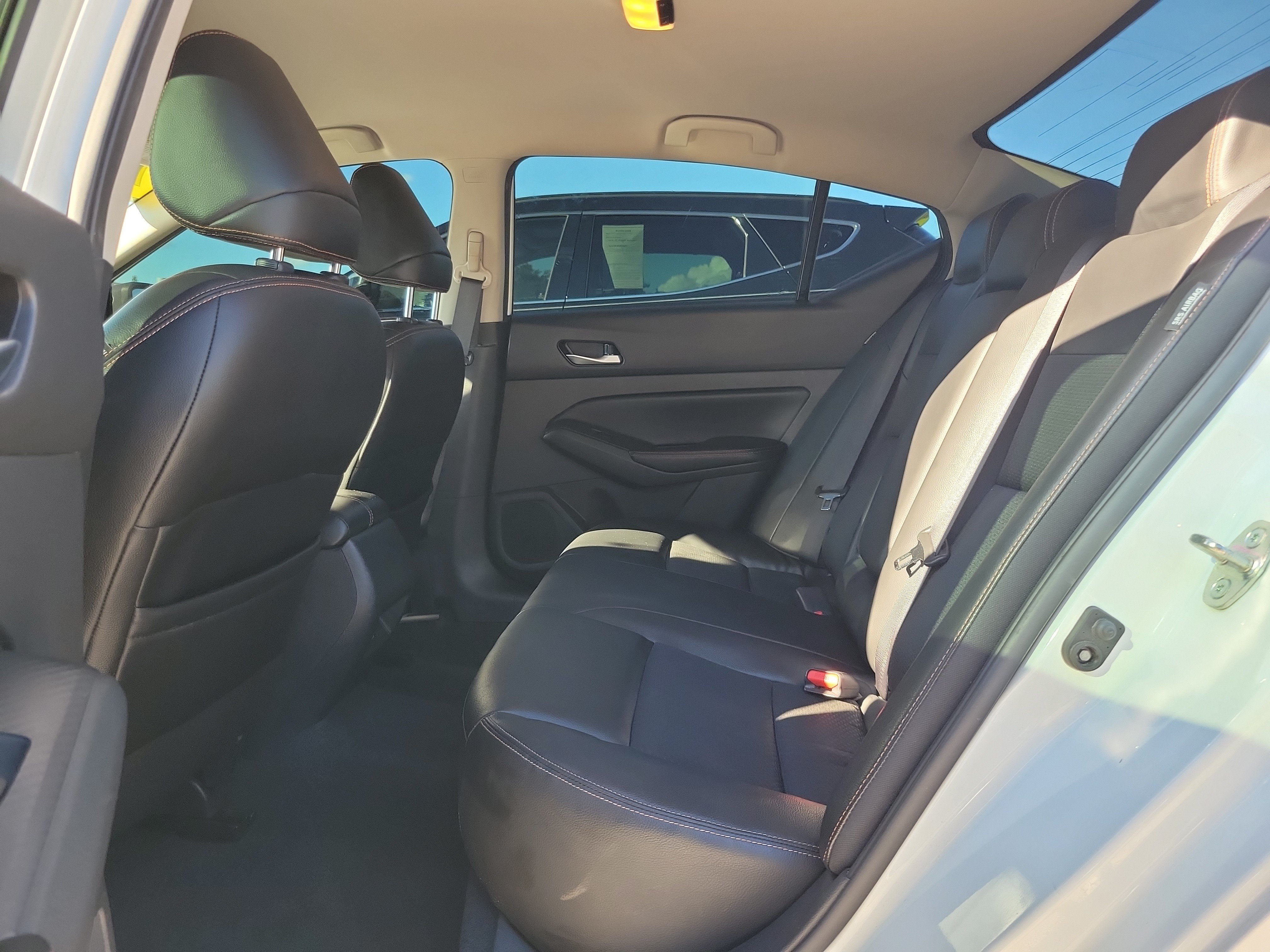 Used 2021 Nissan Altima 2.5 SR FWD image 8