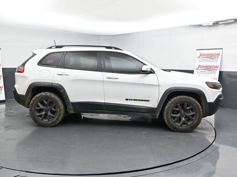 Used 2019 Jeep Cherokee Latitude image 9