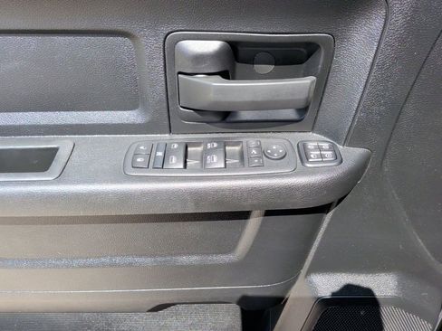 Used 2024 RAM 2500 Tradesman w/ Chrome Appearance Group image 11