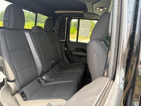 Used 2020 Jeep Gladiator Overland AWD/4WD image 61