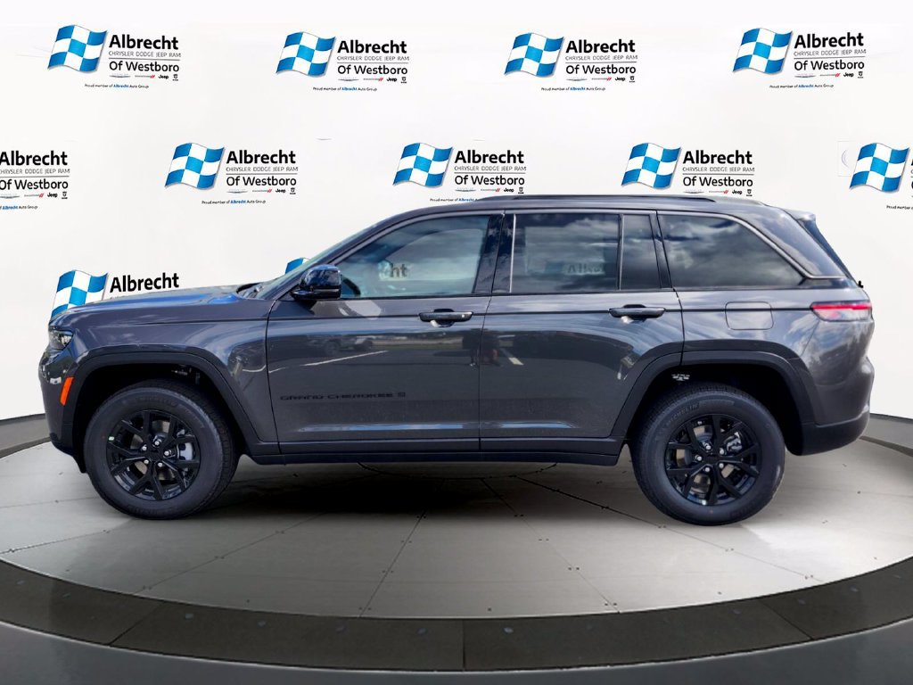 New 2026 Jeep Grand Cherokee Altitude AWD/4WD image 2