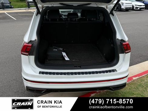 Used 2022 Volkswagen Tiguan SE R-Line AWD/4WD image 7