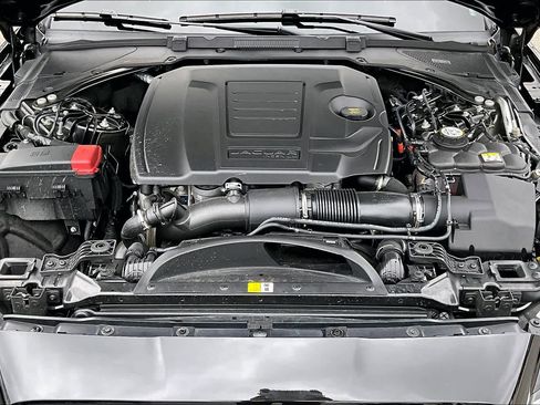 Used 2024 Jaguar XF R-Dynamic SE AWD/4WD image 31