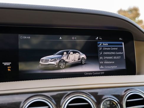 Used 2019 Mercedes-Benz S 560 4MATIC Sedan image 33