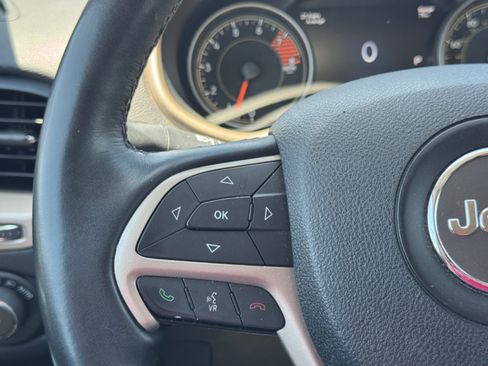 Used 2017 Jeep Cherokee High Altitude AWD/4WD image 22