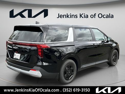 New 2026 Kia Carnival FWD image 3
