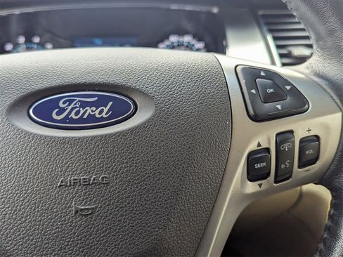 Used 2018 Ford Taurus SEL image 20