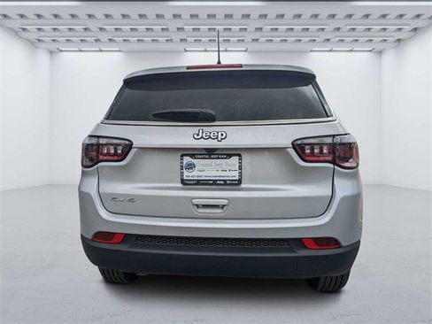 New 2024 Jeep Compass Sport image 4