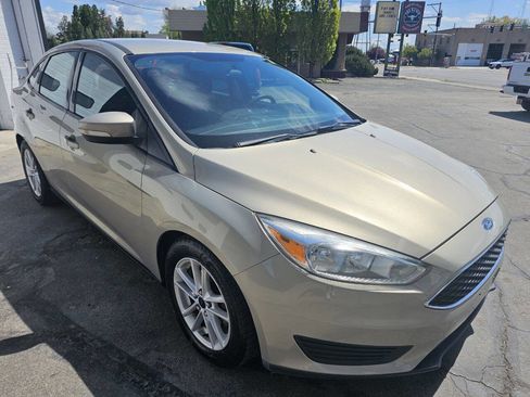 Used 2015 Ford Focus SE FWD image 7