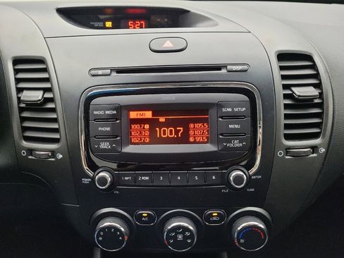 Used 2018 Kia Forte LX image 25