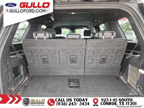 Used 2019 Ford Expedition XLT w/ Equipment Group 202A AWD/4WD image 11