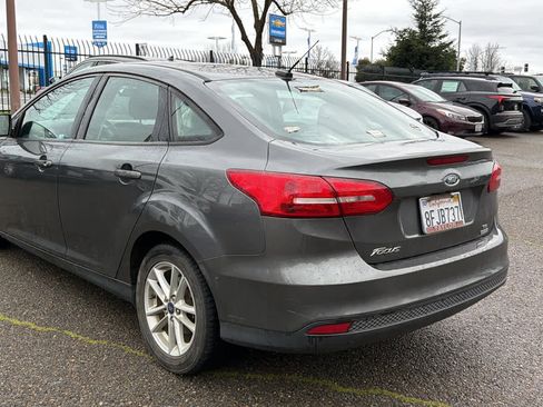 Used 2018 Ford Focus SE image 7