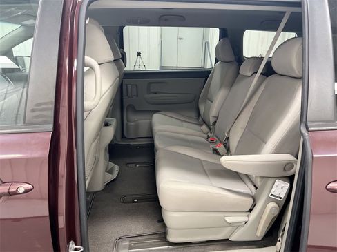 Used 2016 Kia Sedona LX image 22