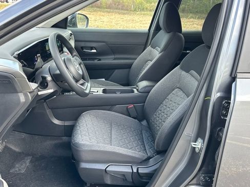 New 2026 Nissan Kicks SV w/ SV Premium Package image 9