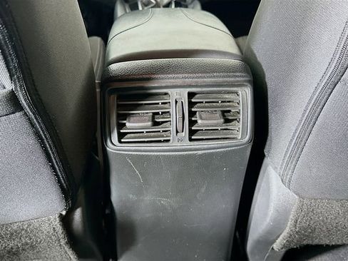 Used 2019 Nissan Rogue SV image 24