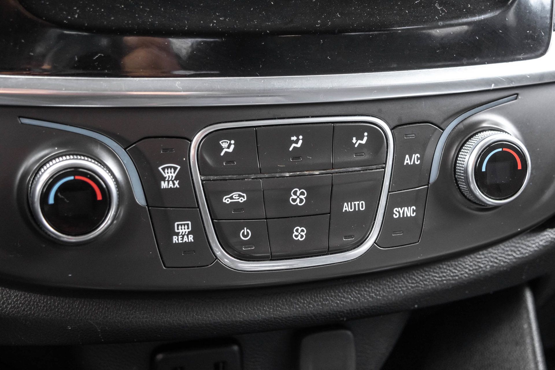 Used 2019 Chevrolet Traverse LS FWD image 29