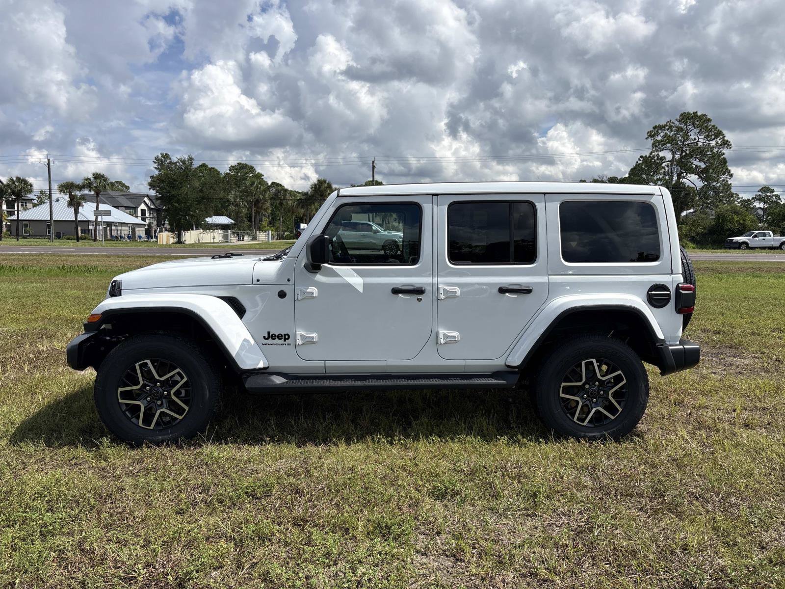 New 2027 Jeep Wrangler Unlimited Sahara AWD/4WD image 6