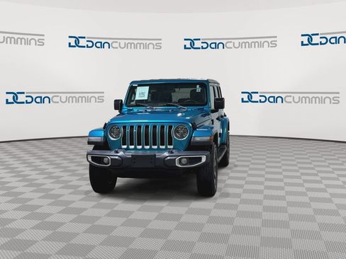 Used 2020 Jeep Wrangler Unlimited Sahara w/ Dual Top Group AWD/4WD image 4