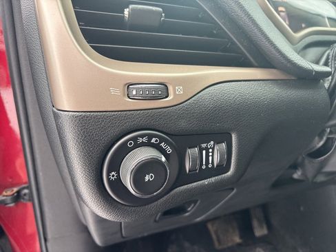 Used 2015 Jeep Cherokee Limited w/ Trailer Tow Group image 11