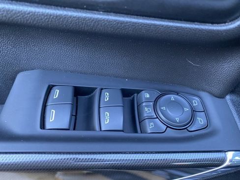 Used 2022 GMC Sierra 2500 AT4 image 26