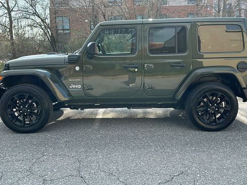 Used 2024 Jeep Wrangler Sahara image 31