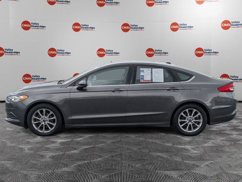 Used 2017 Ford Fusion SE FWD image 8