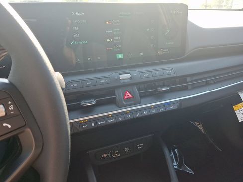 Certified 2025 Kia K4 FWD image 17
