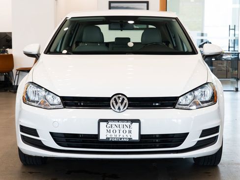 Used 2015 Volkswagen Golf TDI S FWD image 2