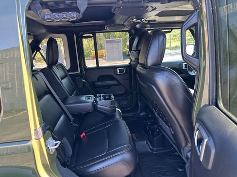 Certified 2022 Jeep Wrangler Unlimited Rubicon w/ Xtreme Recon 35" Tire Package AWD/4WD image 30