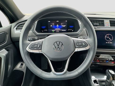 Used 2022 Volkswagen Tiguan SE image 12