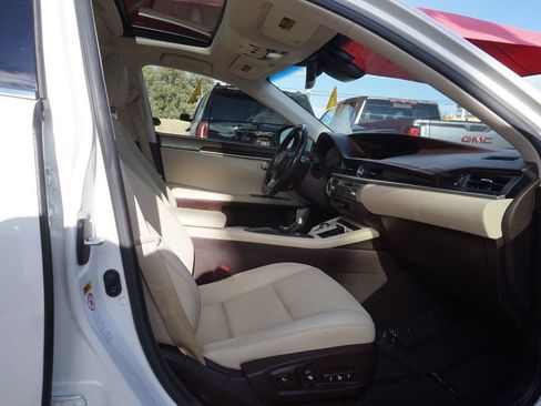 Used 2016 Lexus ES 350 w/ Premium Package w/Wood Trim FWD image 19