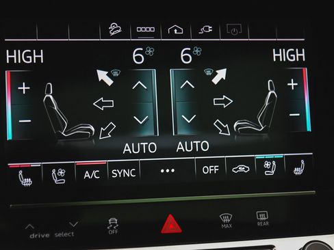 Used 2024 Audi Q8 e-tron Premium Plus w/ Premium Plus Package image 18