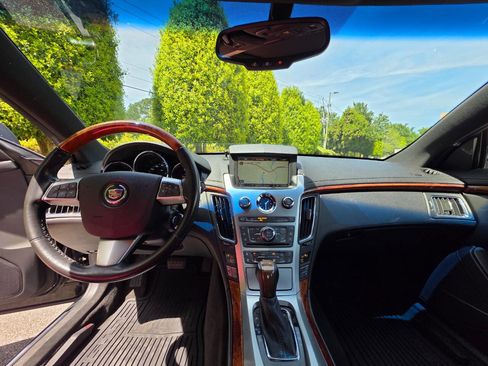 Used 2011 Cadillac CTS Premium image 17