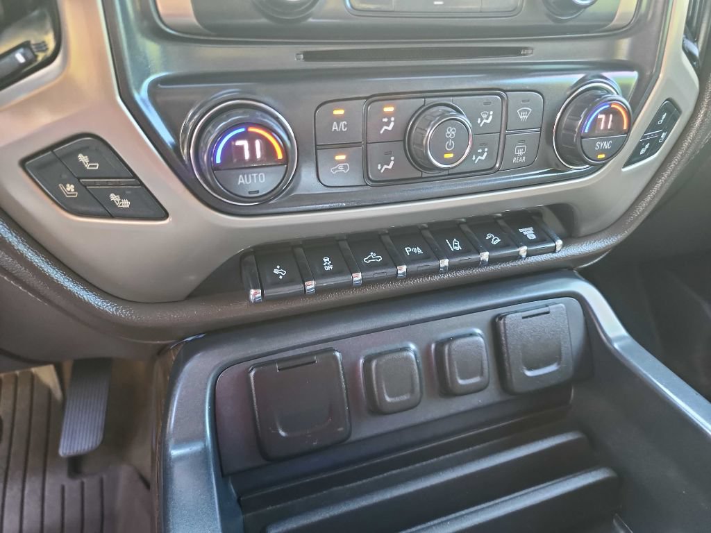 Used 2017 GMC Sierra 2500 Denali w/ Duramax Plus Package AWD/4WD image 30