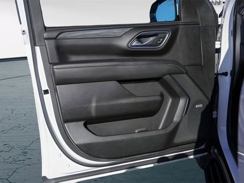 Used 2021 GMC Yukon XL SLT w/ SLT Premium Package image 28