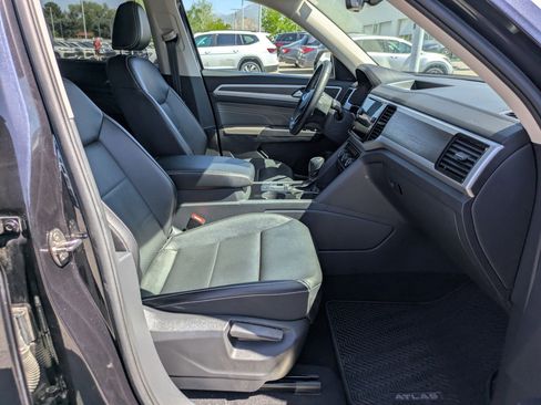 Used 2022 Volkswagen Atlas SE w/ Panoramic Sunroof Package FWD image 35