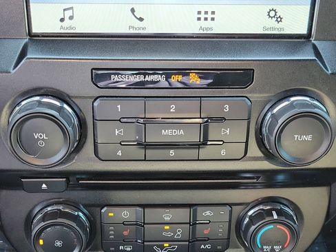 Used 2017 Ford F150 XLT w/ Equipment Group 302A Luxury AWD/4WD image 29