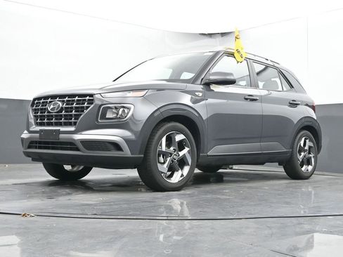 Used 2025 Hyundai Venue SEL image 47