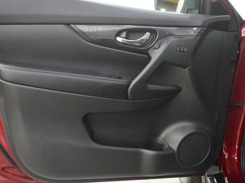 Used 2020 Nissan Rogue SL w/ Premium Package AWD/4WD image 19
