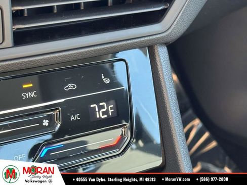 Certified 2025 Volkswagen Jetta SE w/ Sunroof Package FWD image 29