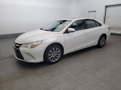 Used 2016 Toyota Camry XLE image 2