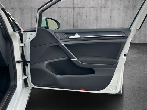 Used 2017 Volkswagen GTI S image 21