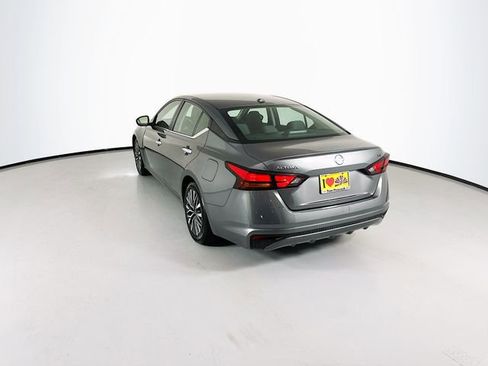Used 2024 Nissan Altima 2.5 SV image 7